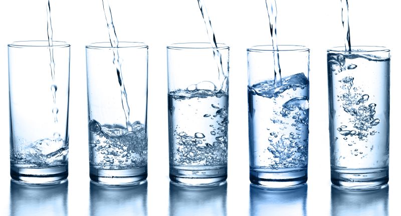 Sprawny mózg dzięki wystarczającej ilości wody Czy pijesz wystarczająco dużo? Rozwiąż test!