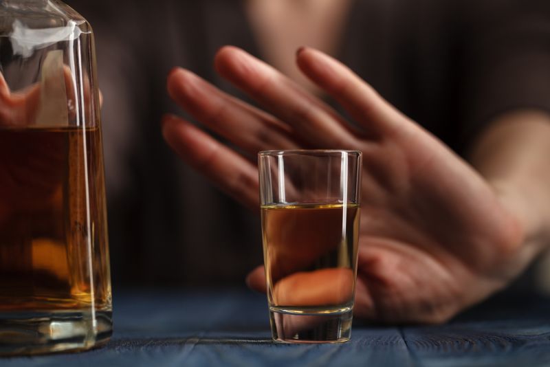 Dlaczego należy zrezygnować z alkoholu i dlaczego powodem ma być Twoje zdrowie