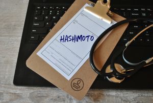Czy leczenie choroby Hashimoto jest bezpieczne?